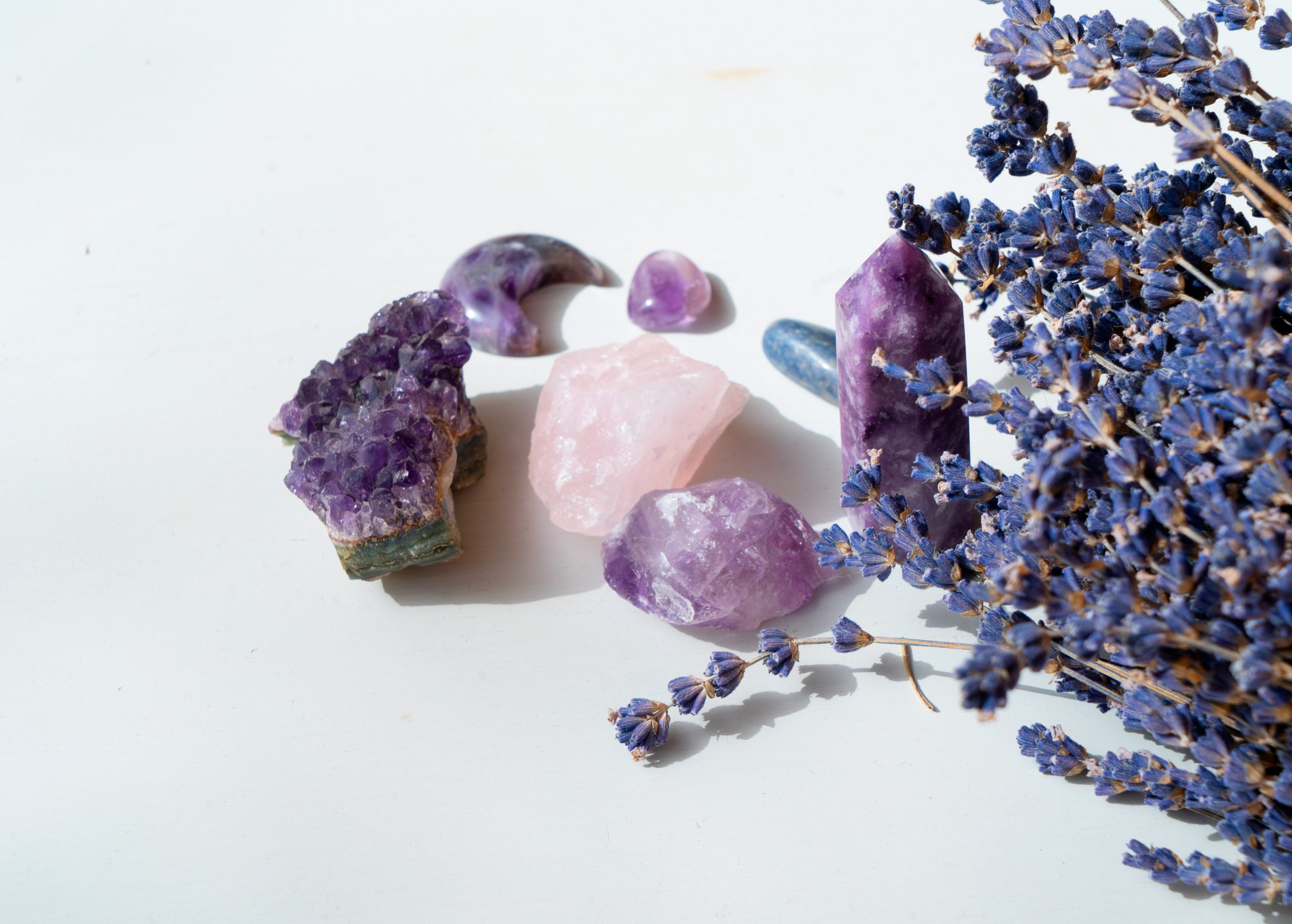 Améthyste, quartz rose et bouquet de lavande